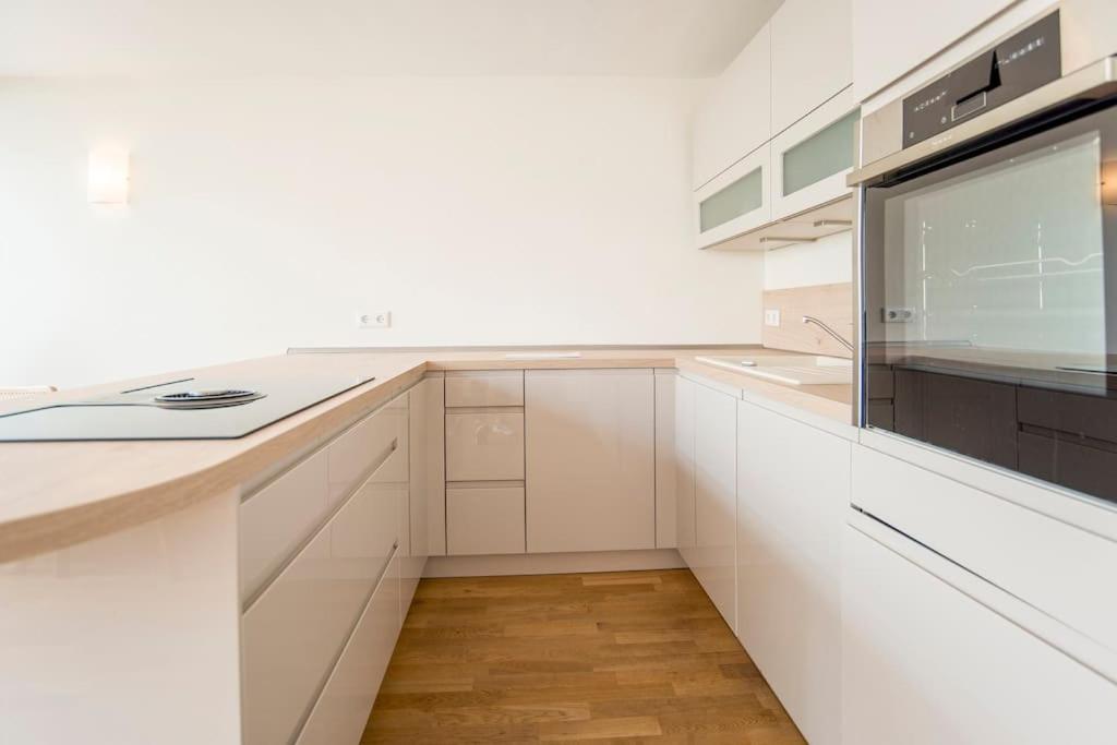 Modernes, Sonniges Appartement Im Herzen Von Duesseldorf Exterior foto