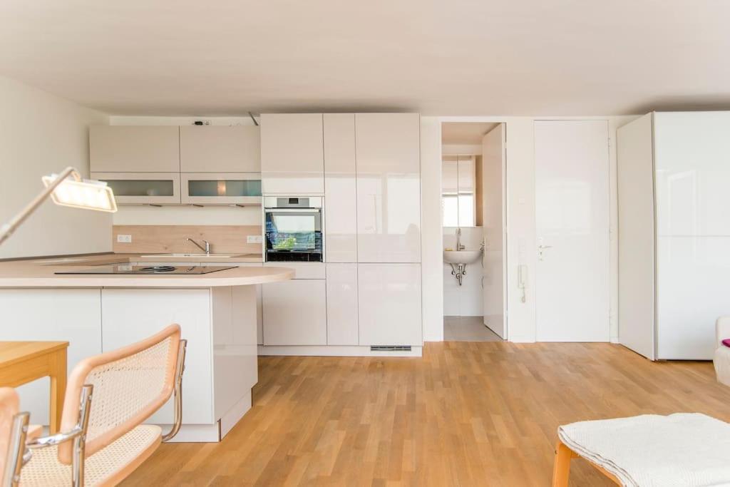 Modernes, Sonniges Appartement Im Herzen Von Duesseldorf Exterior foto